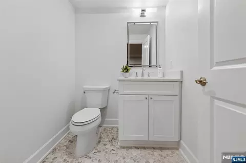 Bath - 22 Gabriel Ct #15, Paramus, NJ 07652 photo 6 of 6