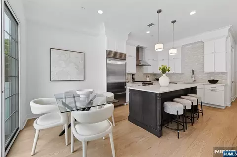 Dining - 15 Gabriel Ct #15, Paramus, NJ 07652 photo 1 of 2