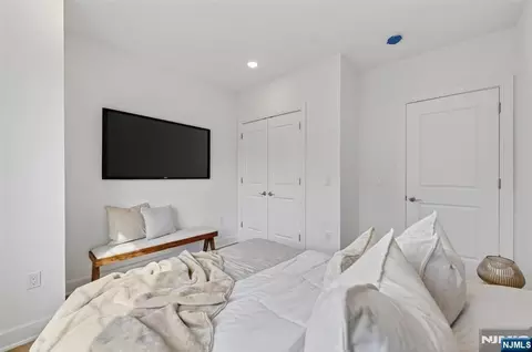 Bedroom - 22 Gabriel Ct #15, Paramus, NJ 07652 photo 6 of 6