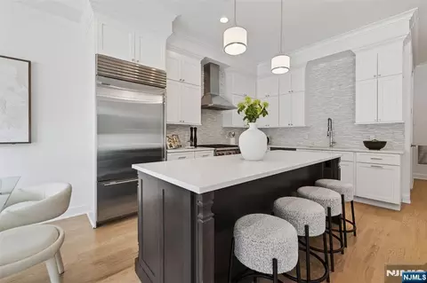 Kitchen - 22 Gabriel Ct #15, Paramus, NJ 07652 photo 2 of 3