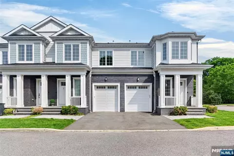 Exterior - 22 Gabriel Ct #15, Paramus, NJ 07652 photo 2 of 2
