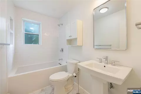605 Grove St #H1, Clifton, NJ 07013