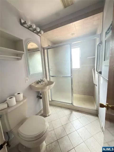 Bath - 89 Circle Dr, Paramus, NJ 07652 photo 1 of 2