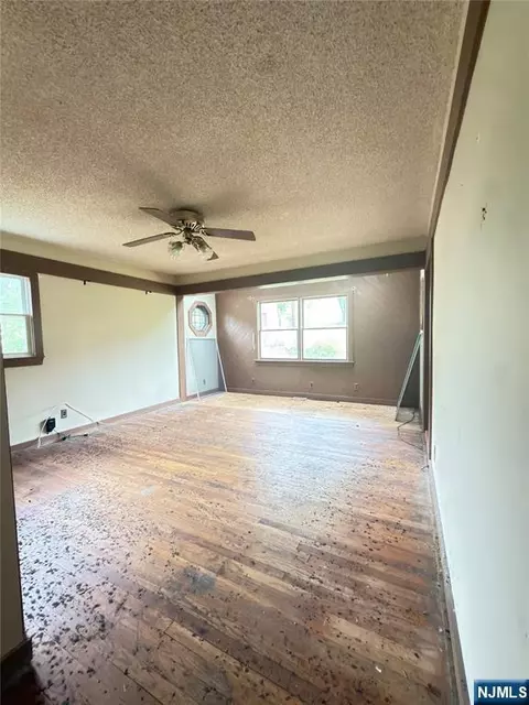Living - 89 Circle Dr, Paramus, NJ 07652 photo 2 of 3