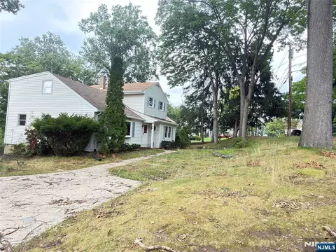 Exterior - 89 Circle Dr, Paramus, NJ 07652 photo 3 of 5