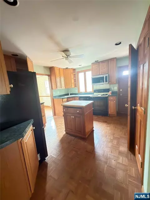 Kitchen - 89 Circle Dr, Paramus, NJ 07652 photo 3 of 3