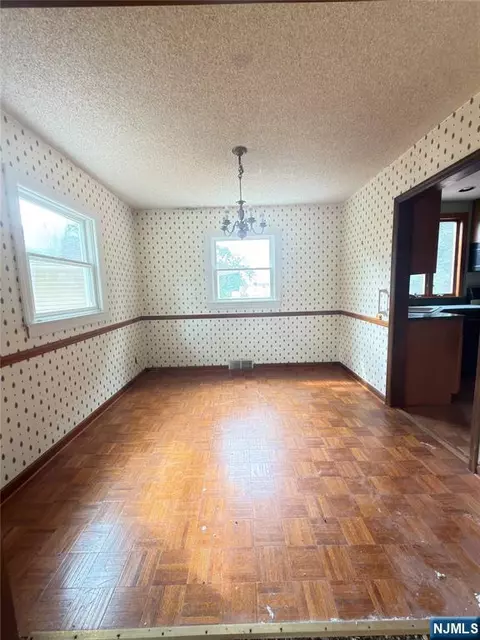 Dining - 89 Circle Dr, Paramus, NJ 07652 photo 2 of 3