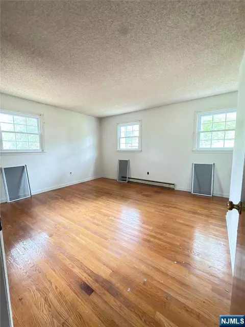 Bedroom - 89 Circle Dr, Paramus, NJ 07652 photo 4 of 5