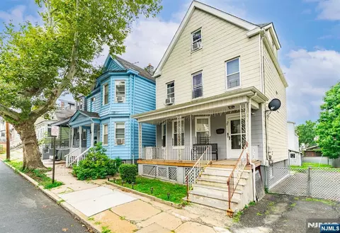 35 Grove Ter, Irvington, NJ 07111