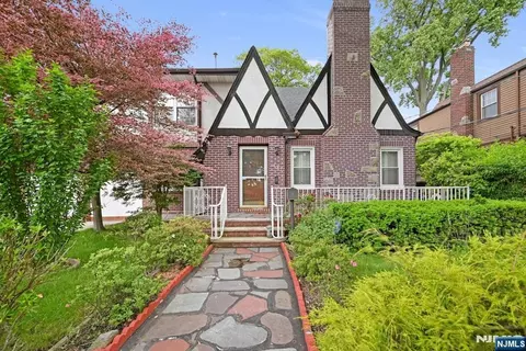 497 Oakdene Ave, Ridgefield, NJ 07657