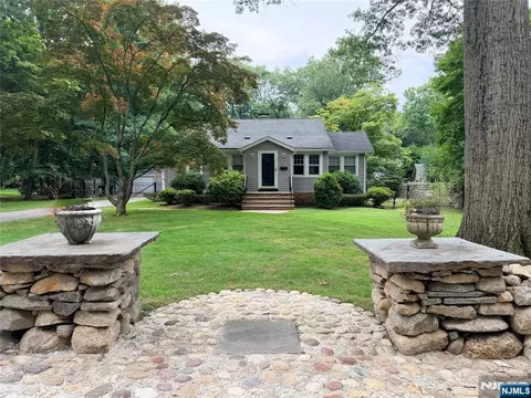 42 Debaun Ave, Ramsey, NJ 07446