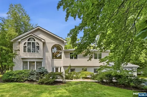 1 Sunrise Dr, Montvale, NJ 07645