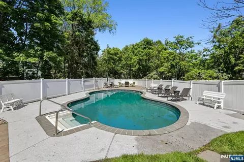 Exterior - 745 Gettysburg Pl, Paramus, NJ 07652 photo 2 of 7