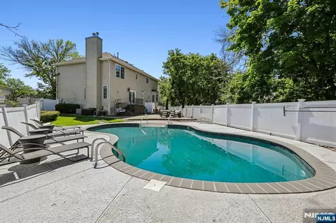 Exterior - 745 Gettysburg Pl, Paramus, NJ 07652 photo 4 of 7