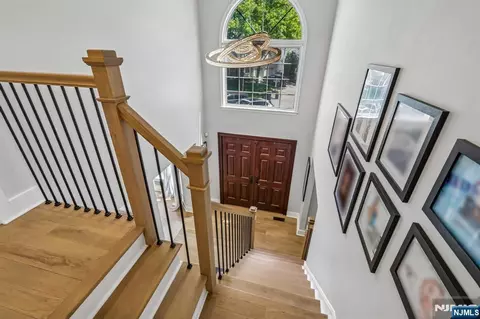 Entry Way - 745 Gettysburg Pl, Paramus, NJ 07652 photo 4 of 10