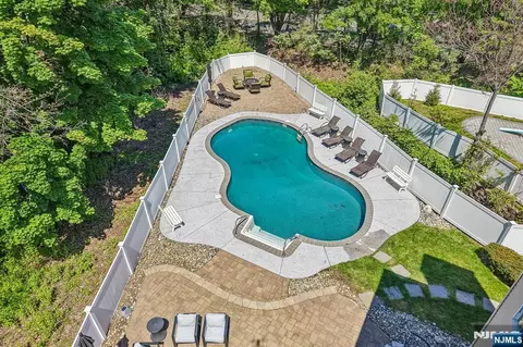 Exterior - 745 Gettysburg Pl, Paramus, NJ 07652 photo 5 of 7