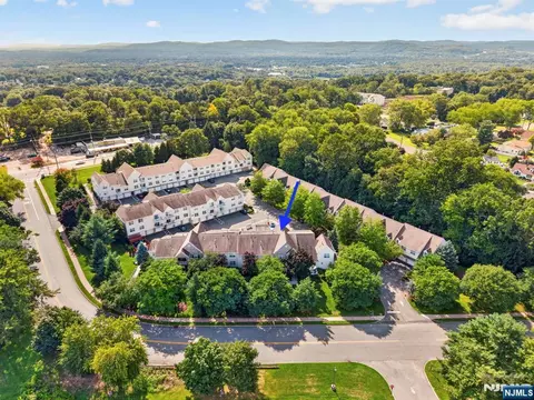 View/Area - 45 Parkside Ct, Wayne, NJ 07470 photo 4 of 10
