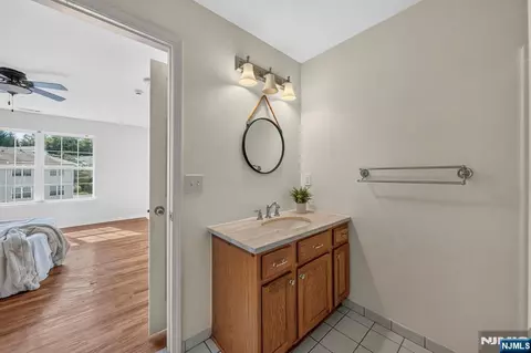 Bath - 45 Parkside Ct, Wayne, NJ 07470 photo 1 of 4