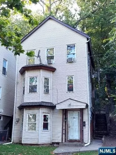 9 Circle Ave, Paterson, NJ 07522