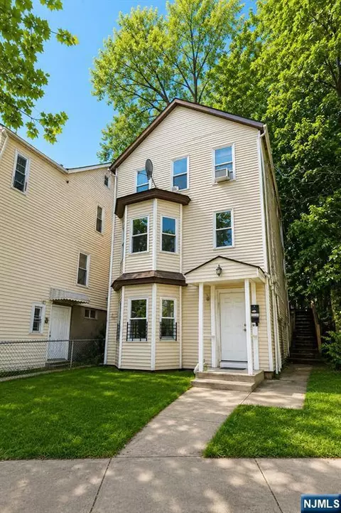 9 Circle Ave, Paterson, NJ 07522