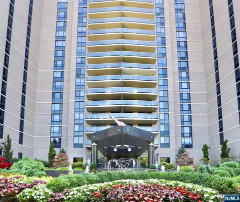 1512 Palisade Ave #14R, Fort Lee, NJ 07024