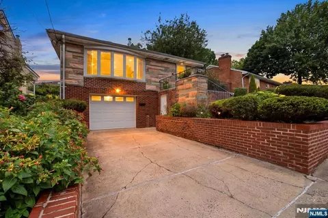 1047 Inwood Ter, Fort Lee, NJ 07024