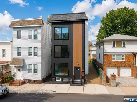 28 Grove Ter, Irvington, NJ 07111