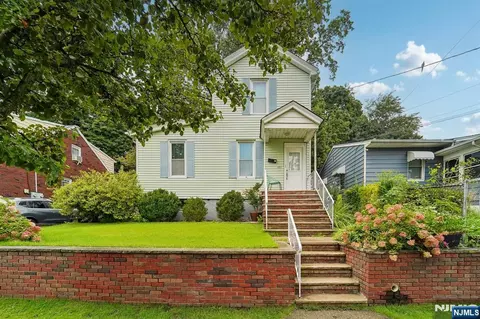 171 Van Winkle St, East Rutherford, NJ 07073