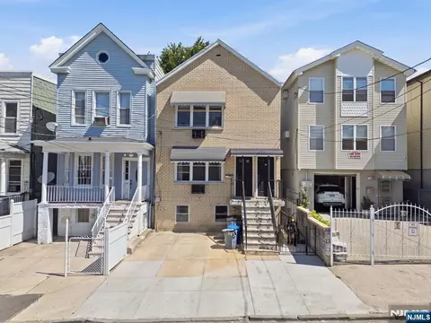 84 Clendenny Ave, Jersey City, NJ 07304