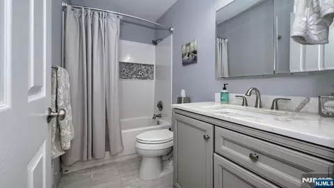 Bath - 66 Whimble Ct, Wayne, NJ 07470 photo 4 of 4