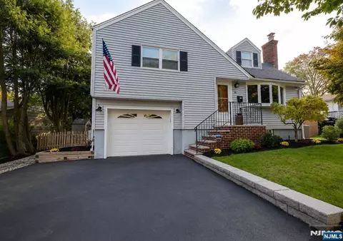 19 W Park Ave, Park Ridge, NJ 07656