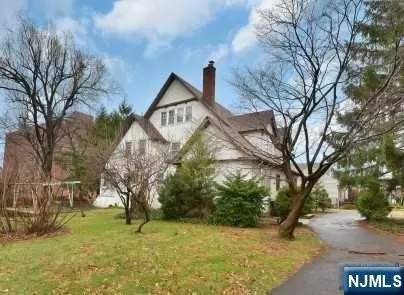 Exterior - 110 Summit Ave, Hackensack, NJ 07601 photo 4 of 5