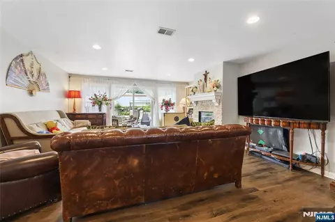 Living - 238 Monroe Ave, Paramus, NJ 07652 photo 4 of 4