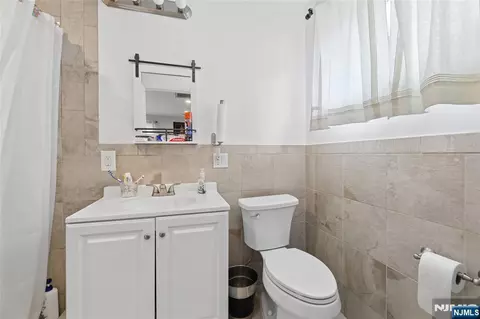 Bath - 238 Monroe Ave, Paramus, NJ 07652 photo 4 of 6