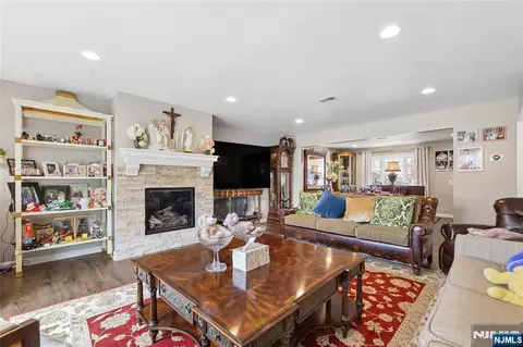 Living - 238 Monroe Ave, Paramus, NJ 07652 photo 2 of 4