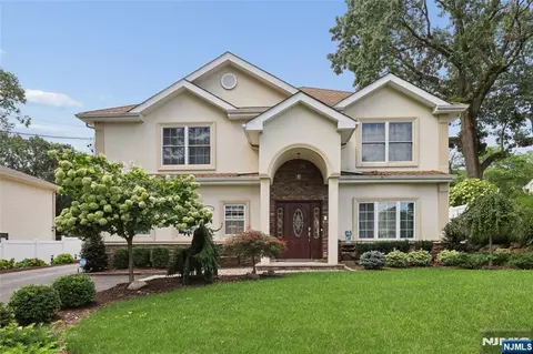 Exterior - 238 Monroe Ave, Paramus, NJ 07652 photo 8 of 9