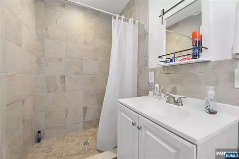 Bath - 238 Monroe Ave, Paramus, NJ 07652 photo 5 of 6