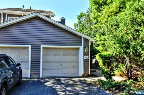 606 Skyline Dr #6, Haledon, NJ 07508