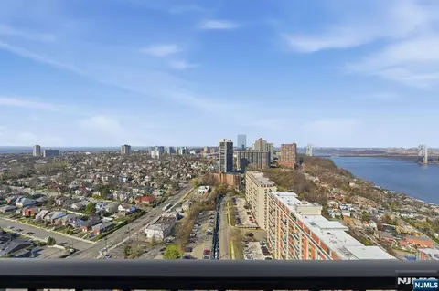 6 Horizon #2809, Fort Lee, NJ 07024