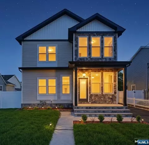 588 Maple Ave, Saddle Brook, NJ 07663