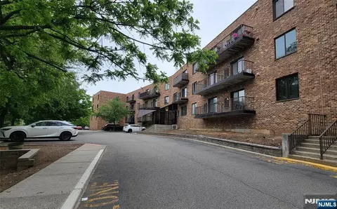 99 Teaneck Rd #317, Ridgefield Park, NJ 07660