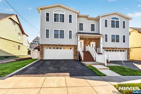 12 Washington Pl #A, Garfield, NJ 07026
