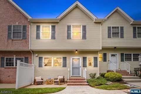 29 Riga Ct, Scotch Plains, NJ 07076