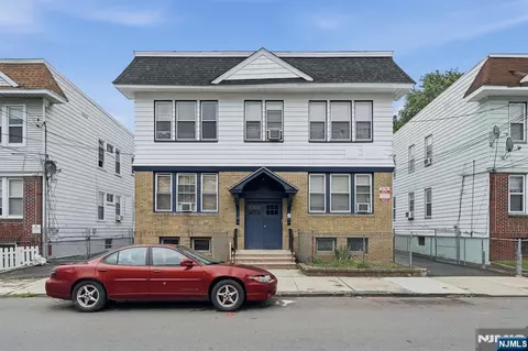 68 Halstead St, Newark, NJ 07106