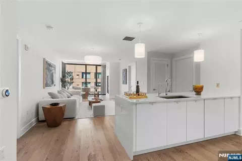 9 Ave At Port Imperial #1119, West New York, NJ 07093