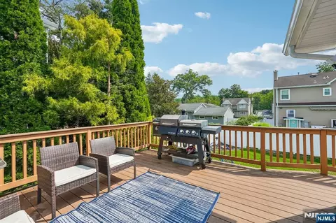 Exterior - 122 Maplewood Ave, Wayne, NJ 07470 photo 5 of 8