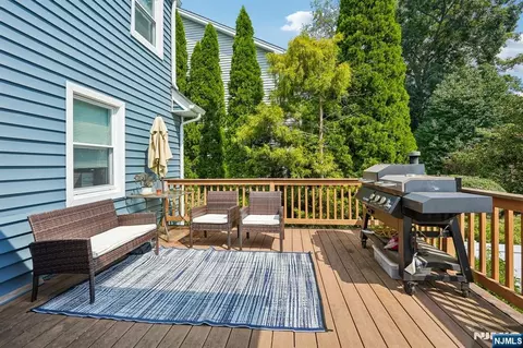 Exterior - 122 Maplewood Ave, Wayne, NJ 07470 photo 4 of 8