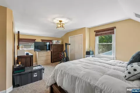 Bedroom - 122 Maplewood Ave, Wayne, NJ 07470 photo 4 of 5