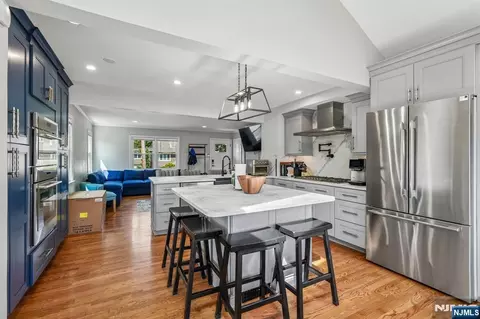Kitchen - 122 Maplewood Ave, Wayne, NJ 07470 photo 2 of 5