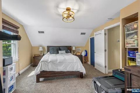 Bedroom - 122 Maplewood Ave, Wayne, NJ 07470 photo 3 of 5
